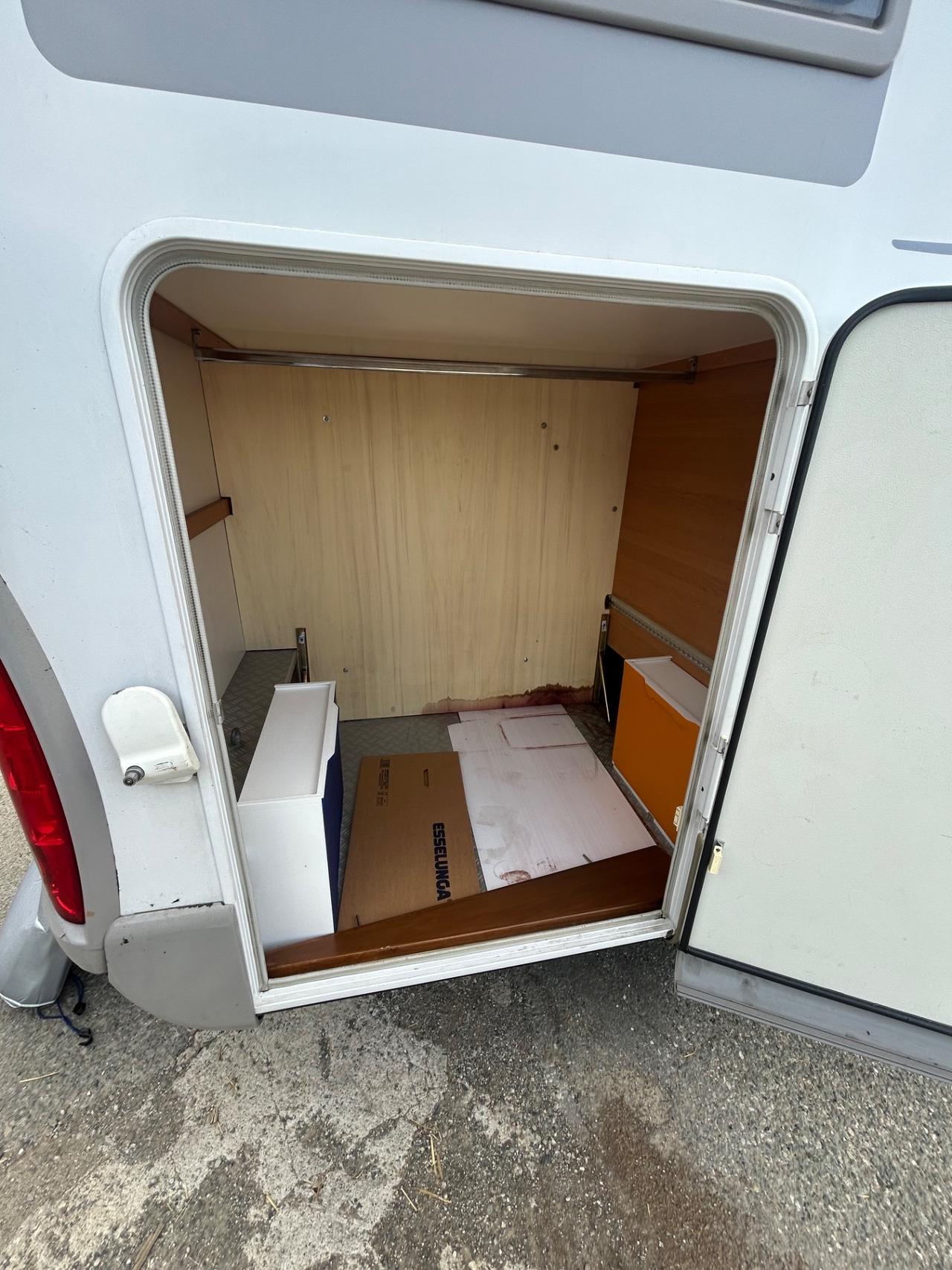 054 motorhome KNAUSS sunliner del 2006 in saldo