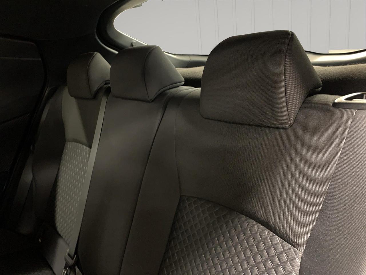 Toyota C-HR 1.8h Business e-cvt