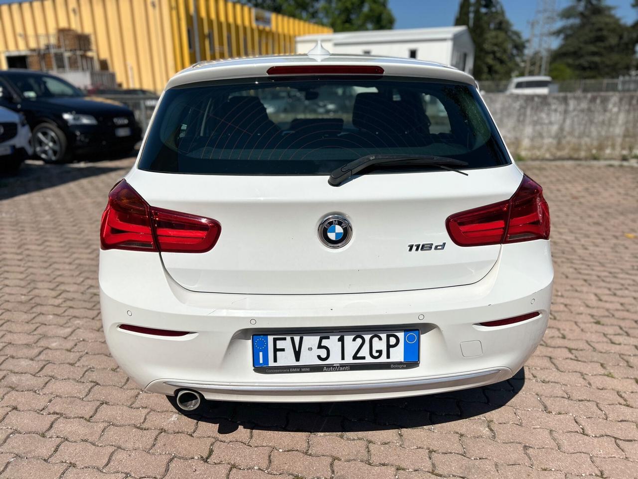 Bmw 116 116d 5p. Urban