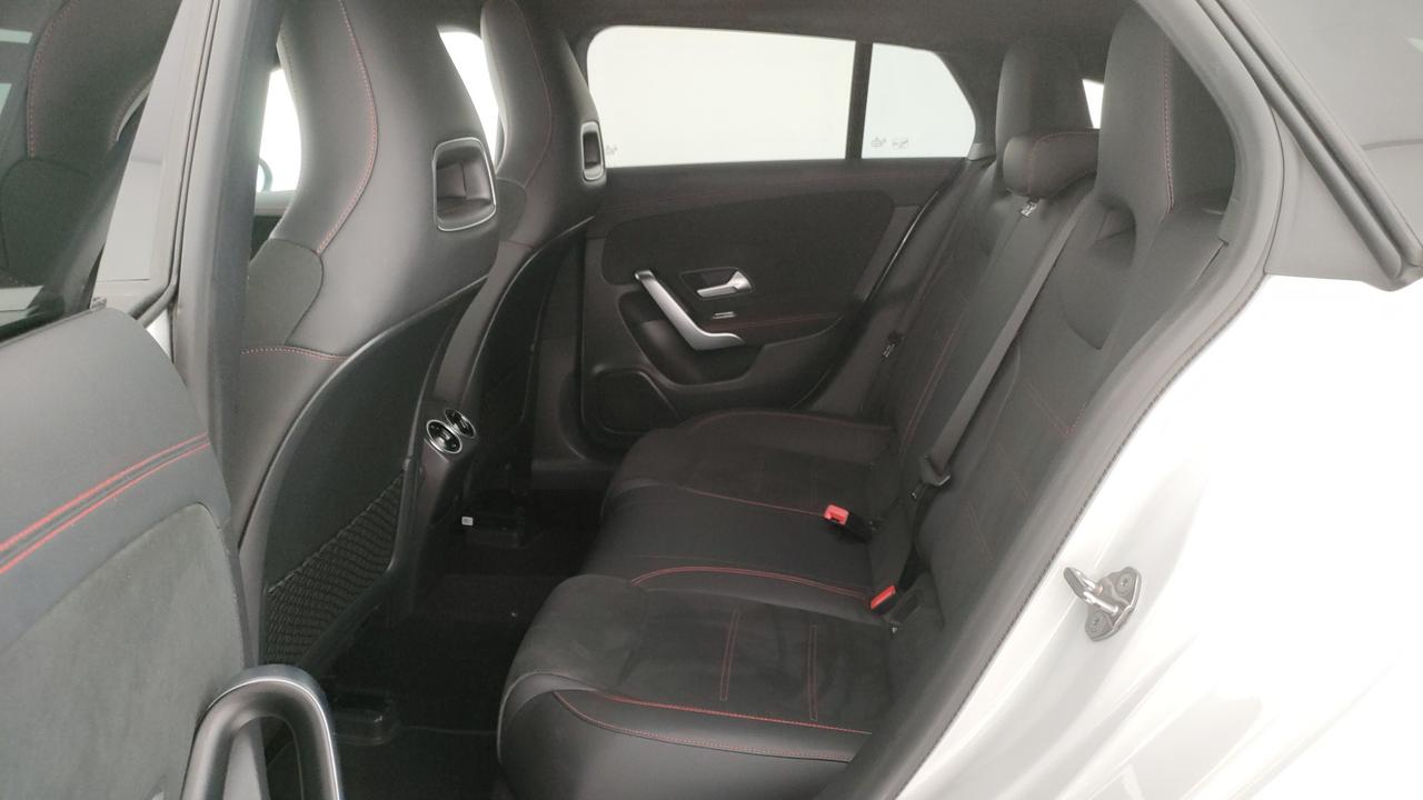 Mercedes-Benz CLA Shooting Brake 200 Premium auto