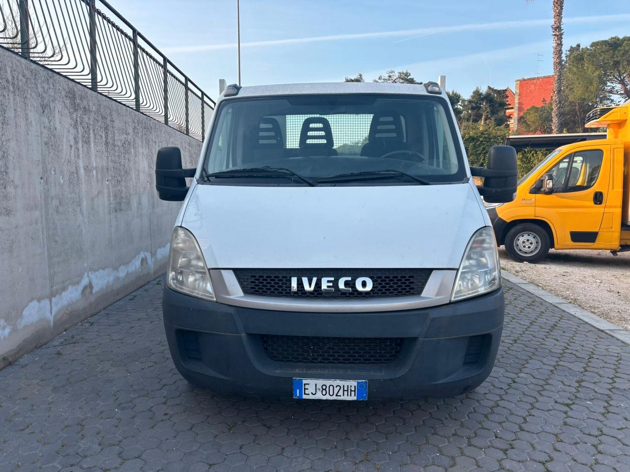 IVECO Daily 35C11 Ribaltabile Trilaterale – Pronto al lavoro