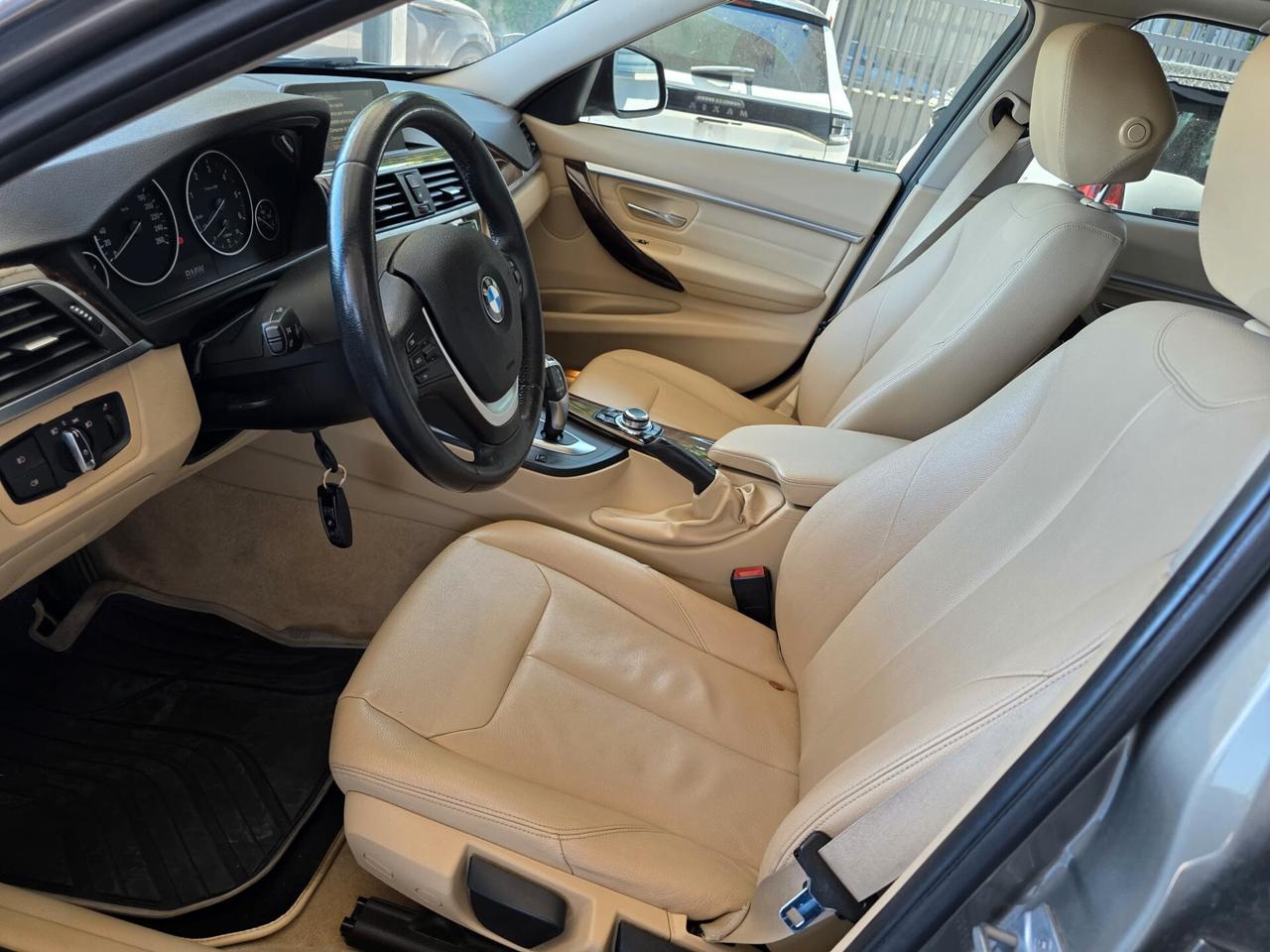 Bmw 320 320d xDrive Touring Luxury