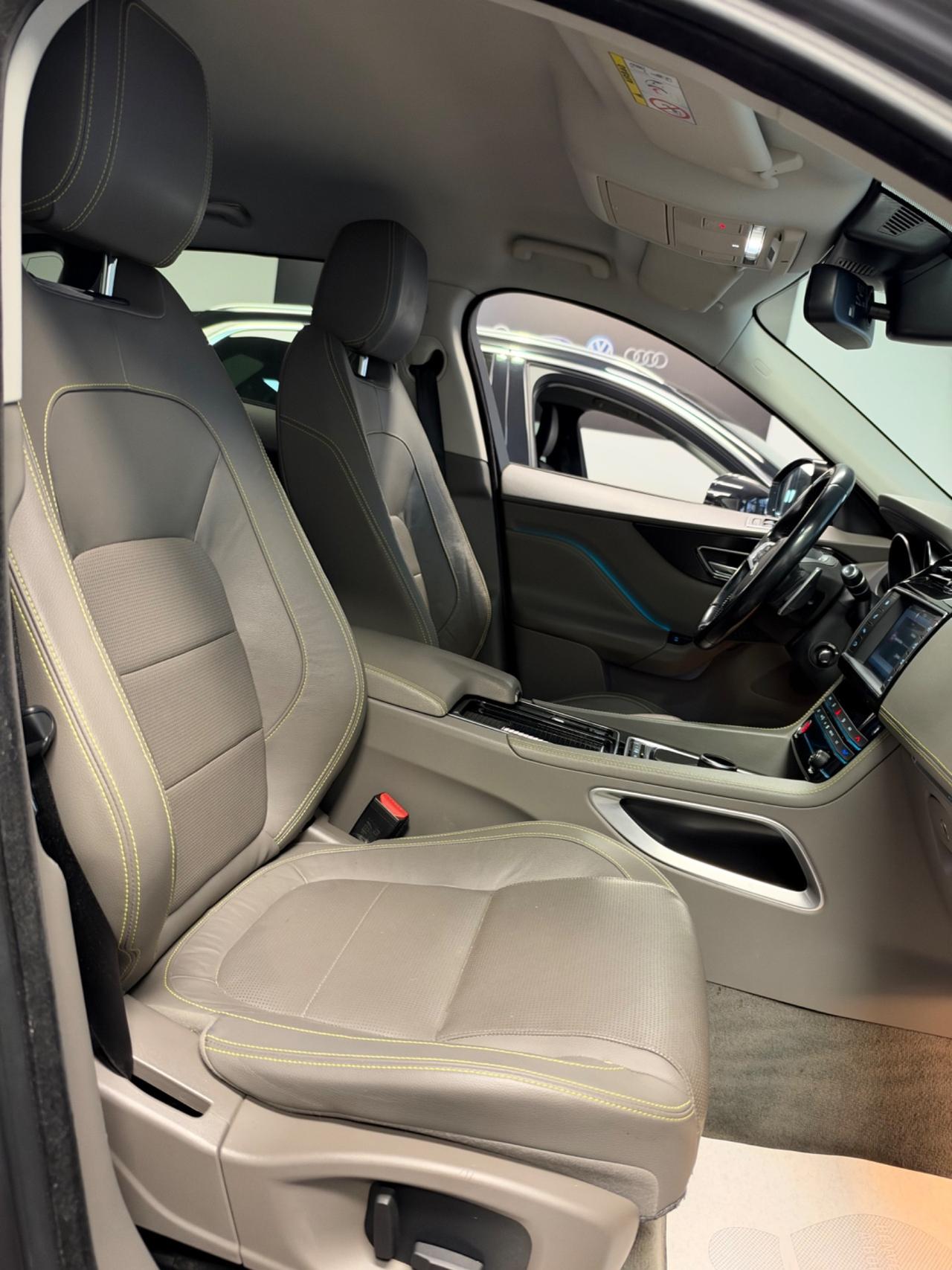 Jaguar F-Pace 2.0 D 180 CV AWD R-Sport