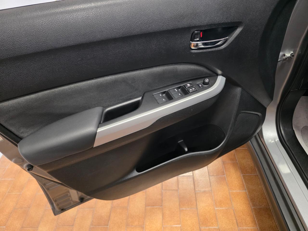 Suzuki Vitara 1.6D 4x4 full automatic