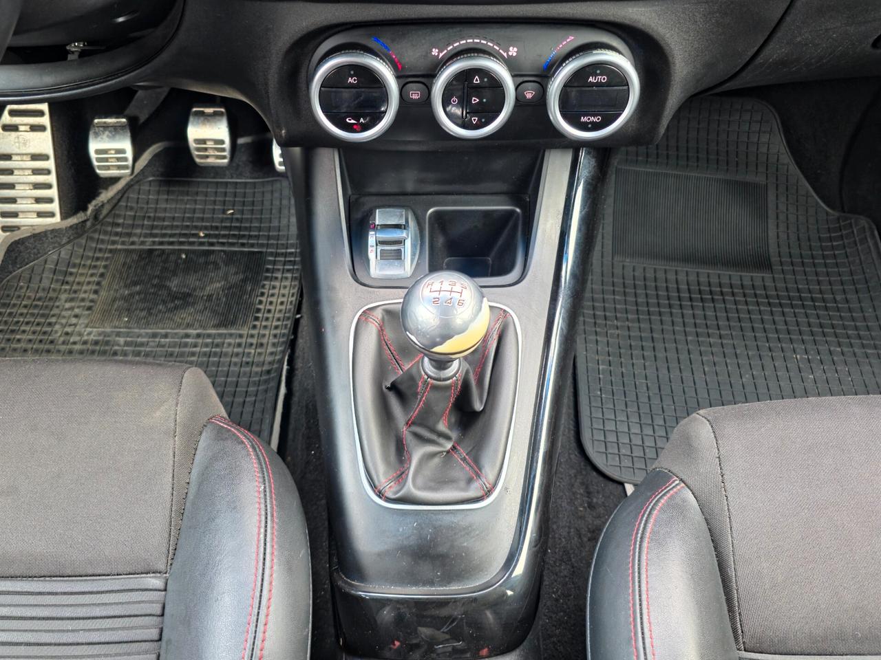 Alfa Romeo Giulietta 2.0 JTDm-2 140 CV Distinctive 2011-E5 Manuale NEO