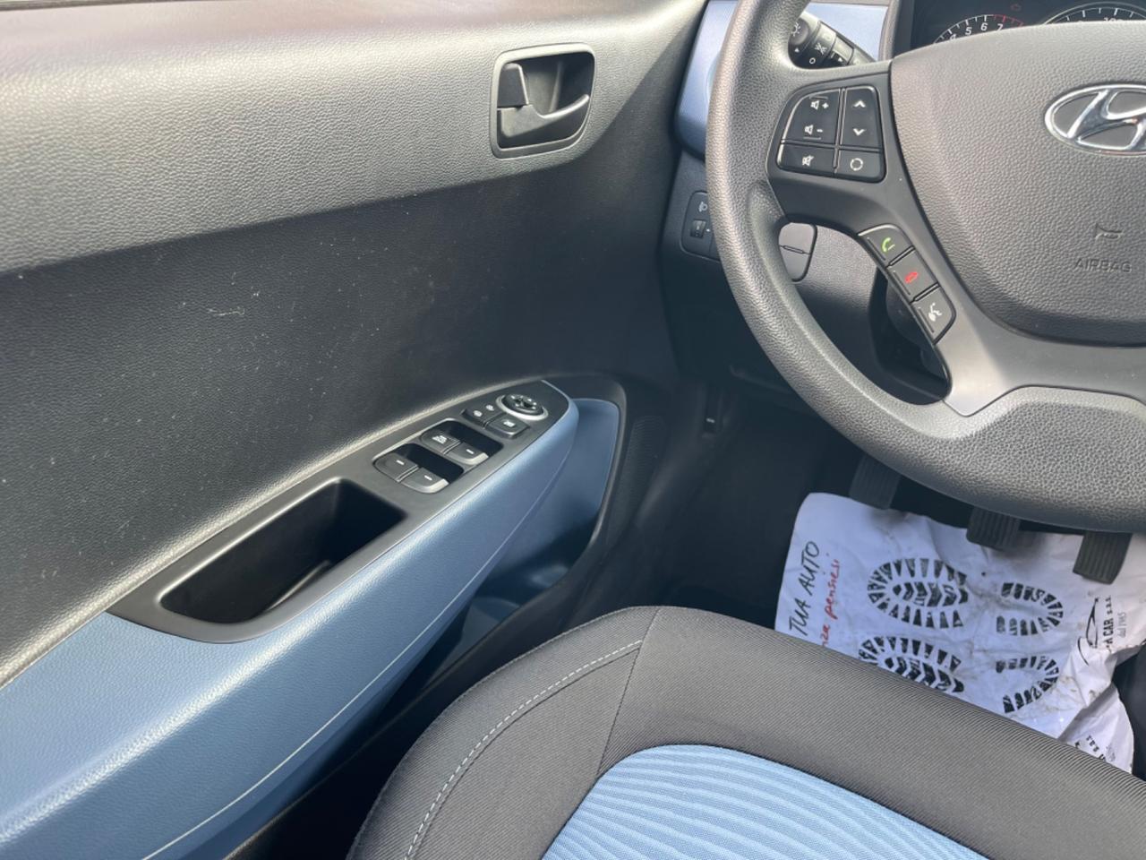 Hyundai i10 1.0 MPI Login FULL OPTIONAL