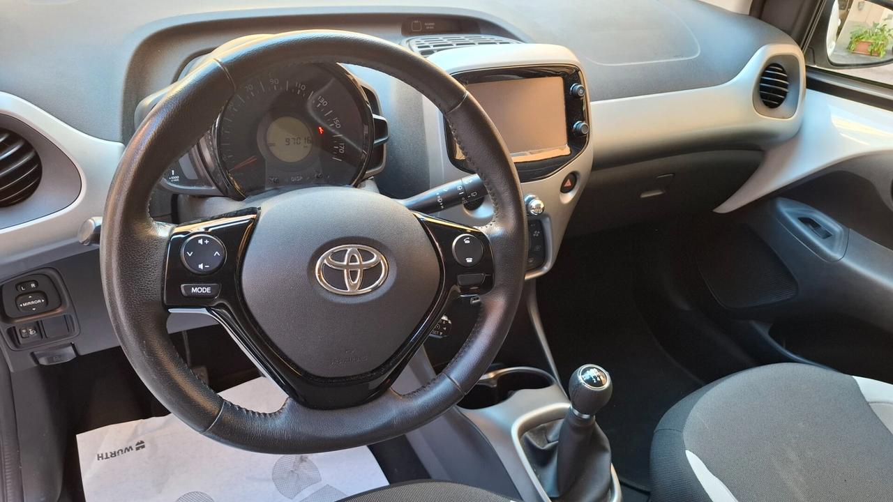 Toyota Aygo 1.0 VVT-i 69 CV 5 porte x-clusiv