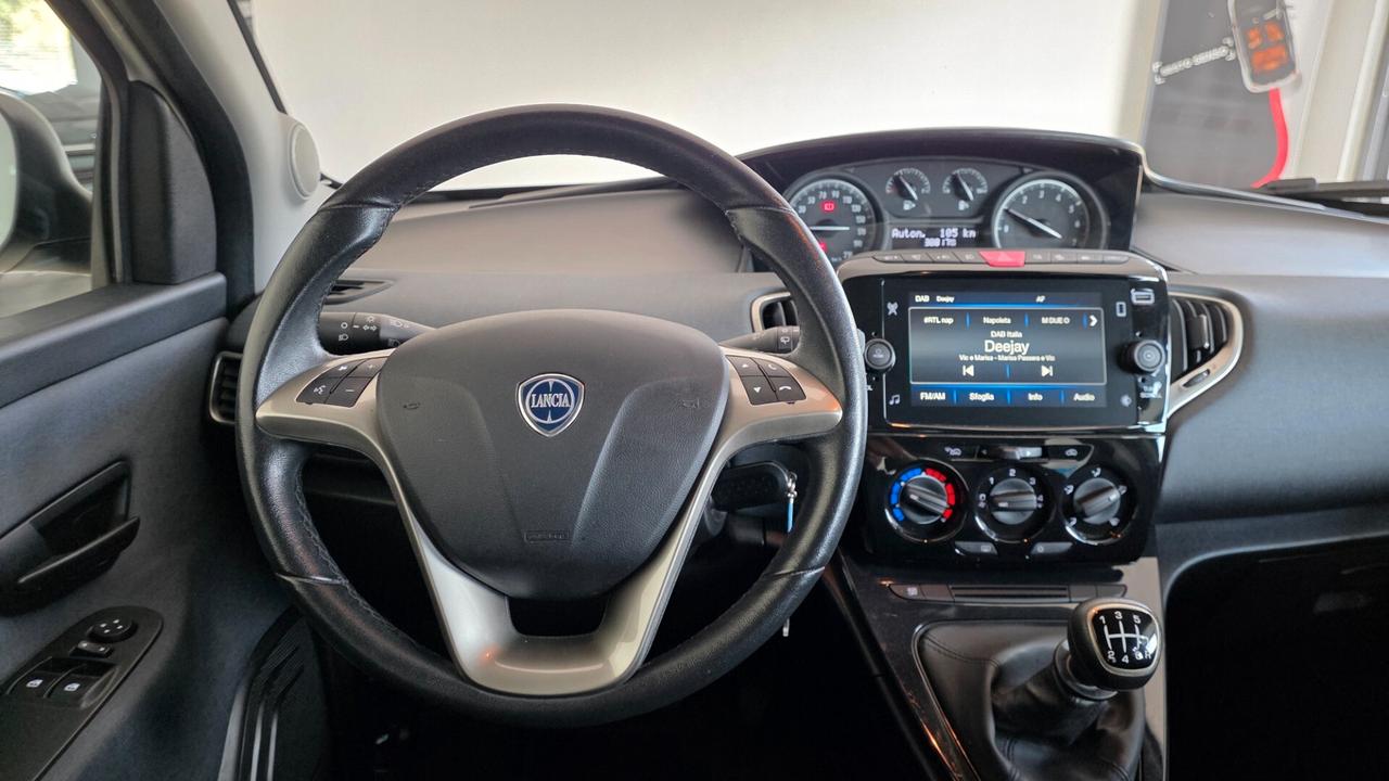 Lancia Ypsilon 1.0 FireFly 5 porte S&S Hybrid Gold