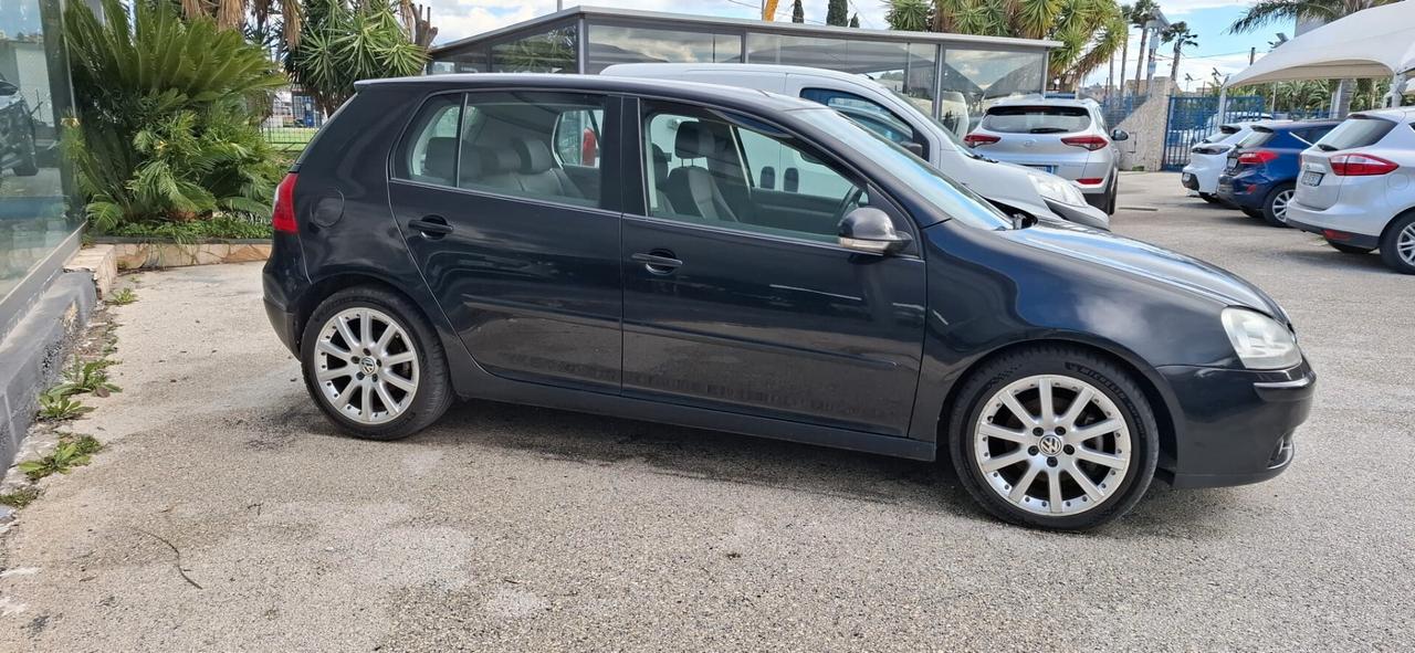 Volkswagen Golf 2.0 16V TDI 5p. Sportline