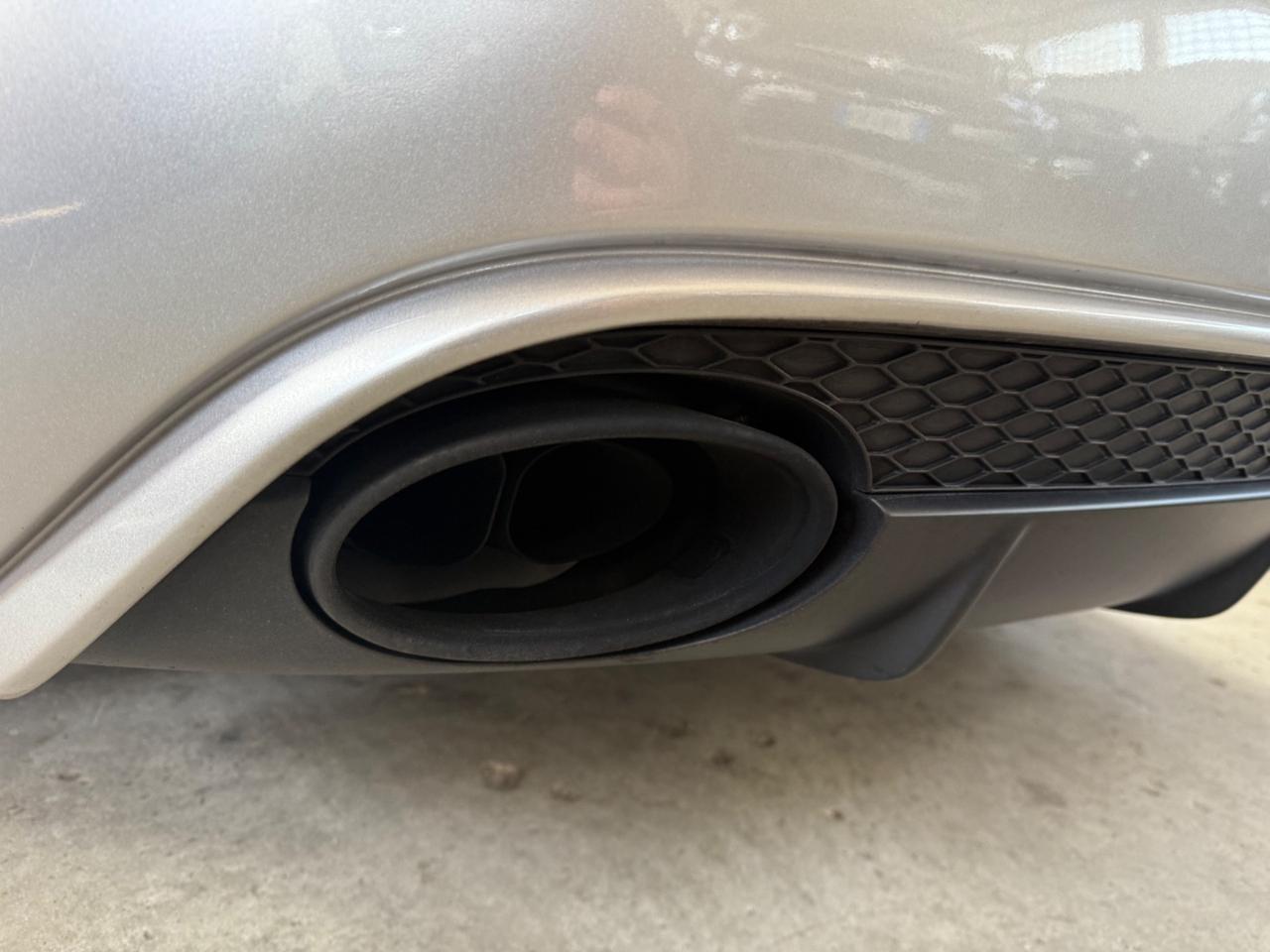 Audi A4 RS 4 Avant 4.2 V8 FSI quattro S tronic