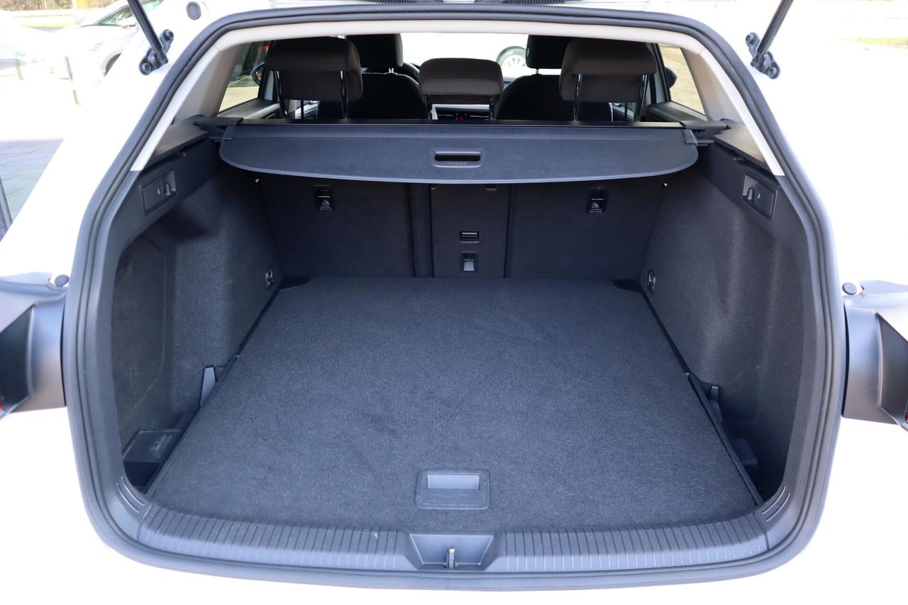 Volkswagen Golf Variant 2.0 TDI DSG LIFE Variant ACC LED