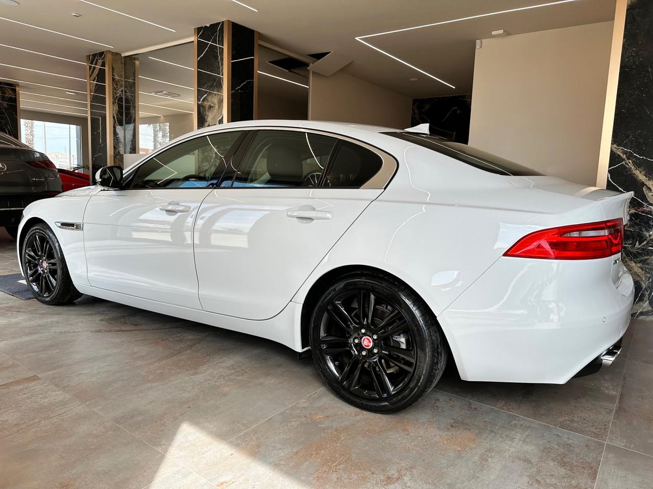 Jaguar XE 2.0d 180 CV R Sport 52500 KM 2016