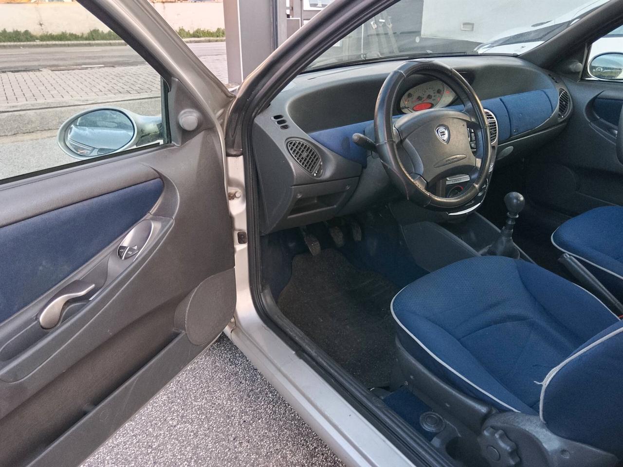 Lancia Y 1.2 PRONTA ALL'USO