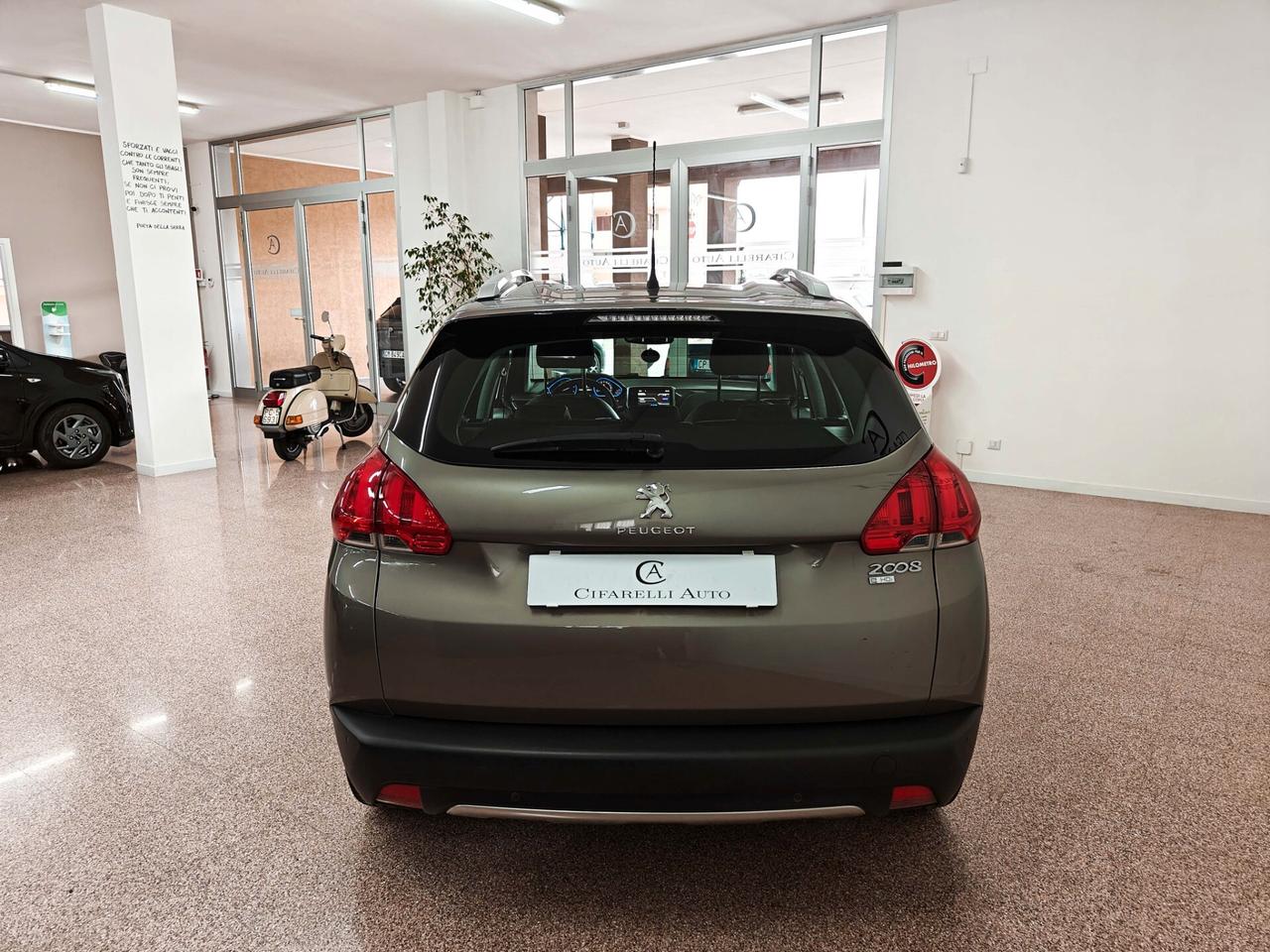 Peugeot 2008 1.6 e-HDi 115 CV Stop&Start Allure