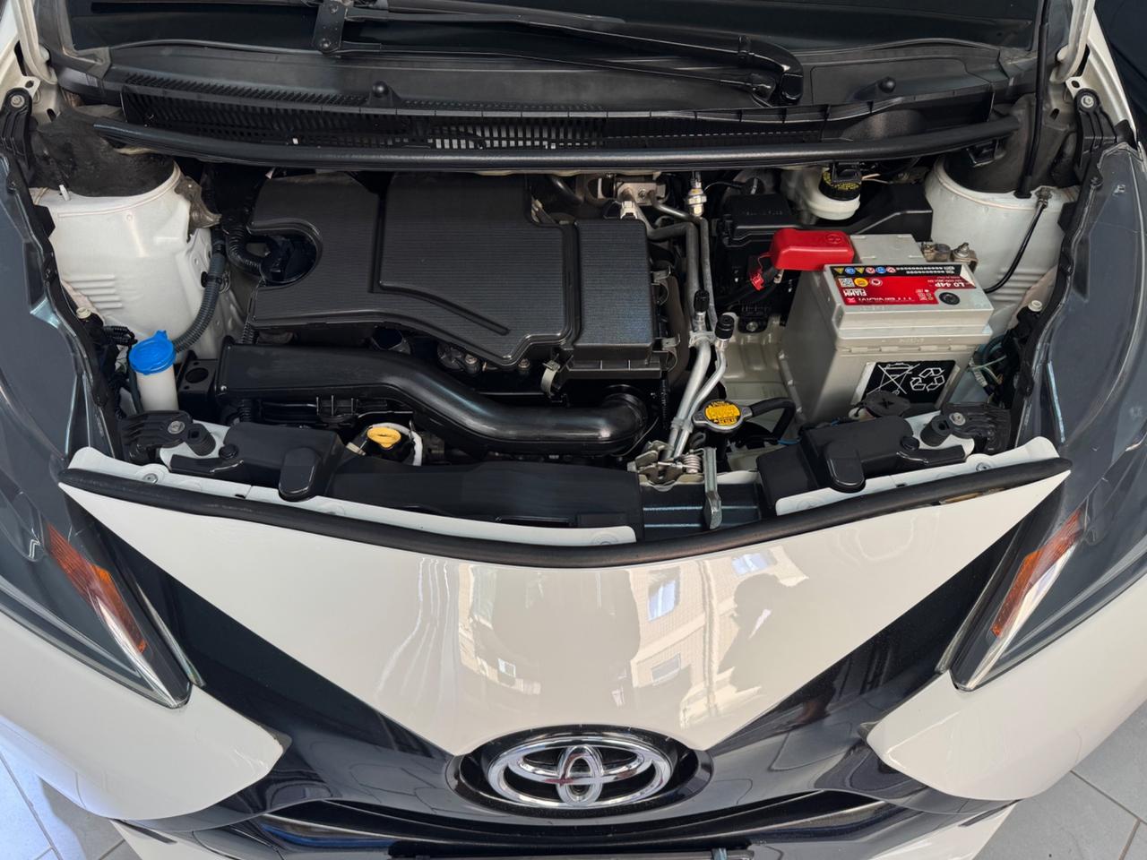 Toyota Aygo 1.0 VVT-i 69 CV 5 porte x-play
