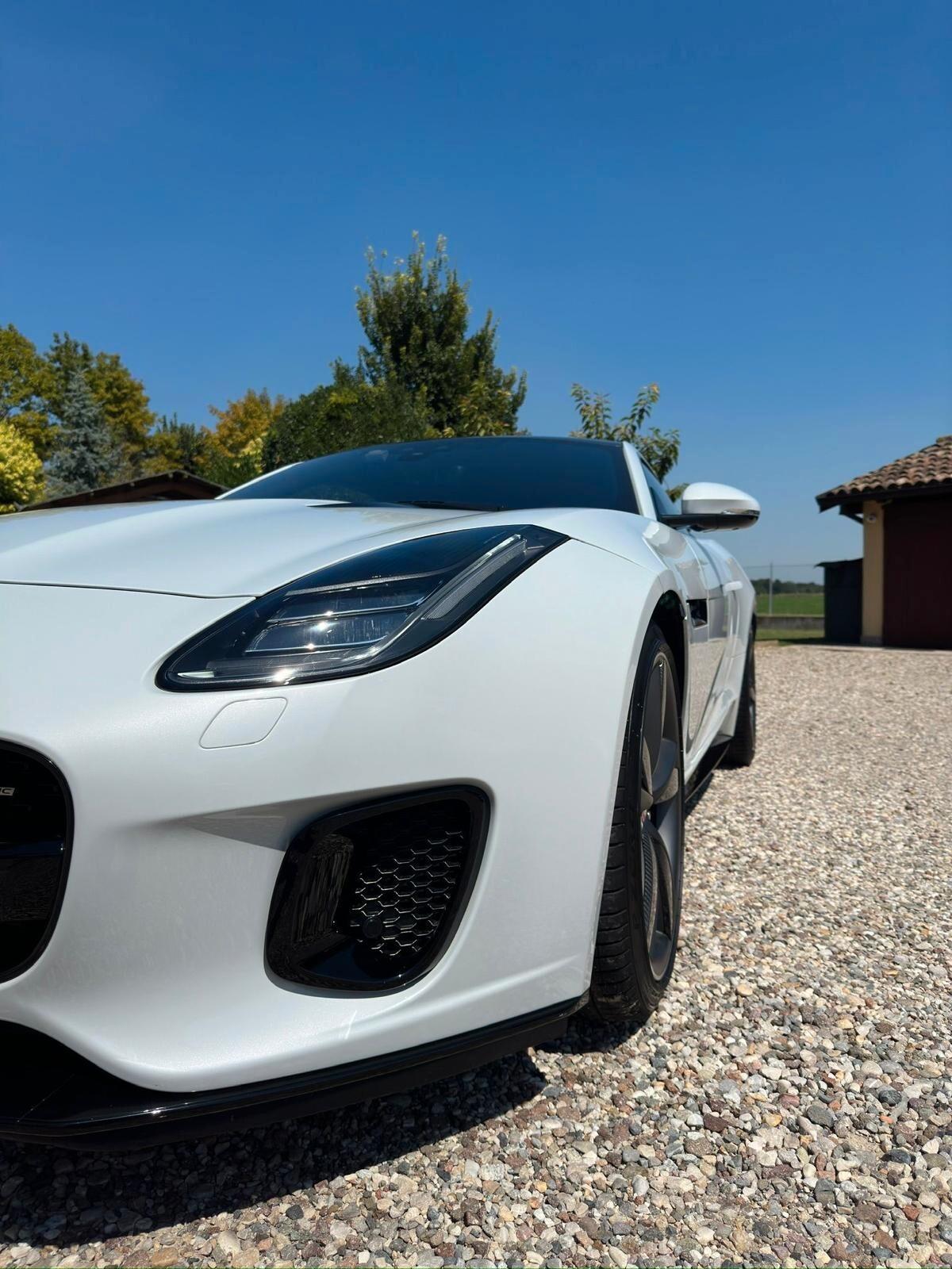 Jaguar F-Type 2.0 i4 RWD 300 CV aut. Coupé R-DYNAMIC