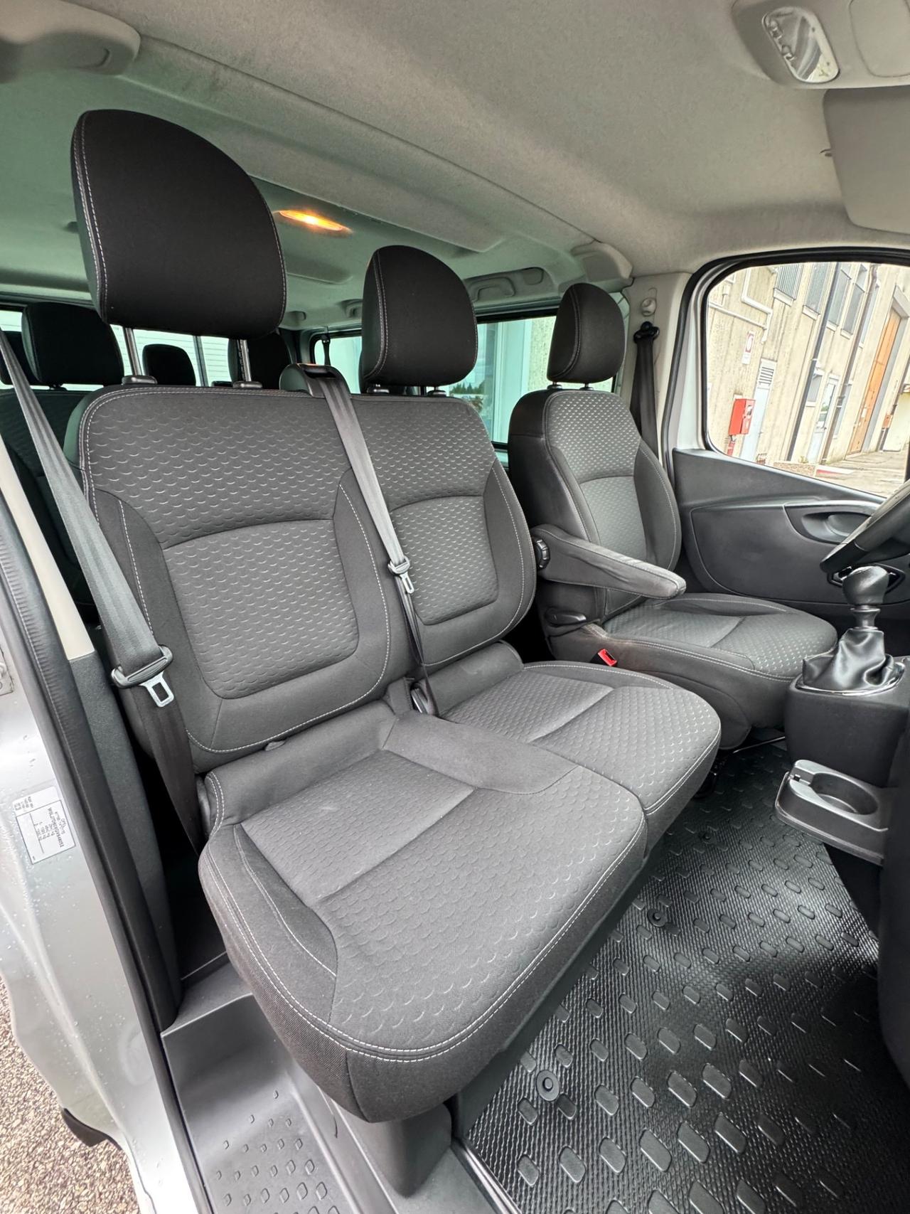 Opel Vivaro 9 posti