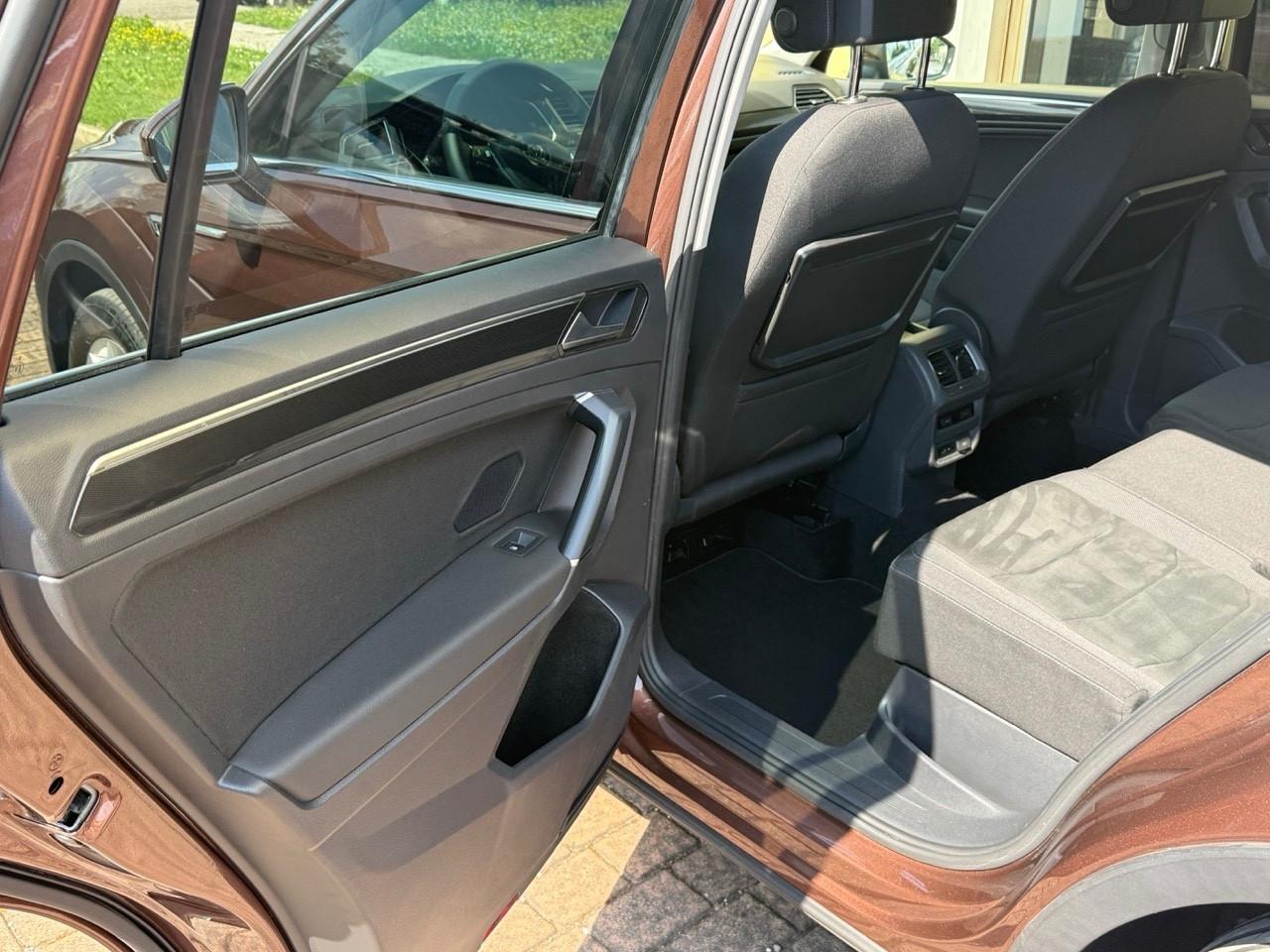 VW Tiguan Allspace 2.0 TDI DSG 4MOTION Advanced/KEYLESS