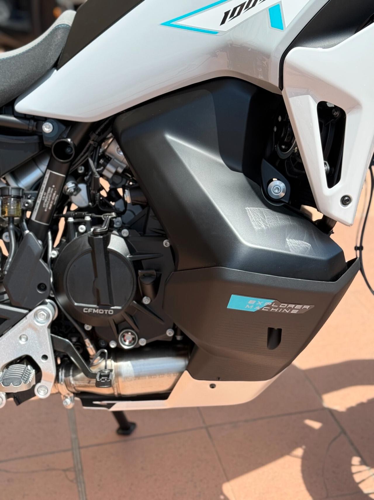 CFMOTO MT-X 1000