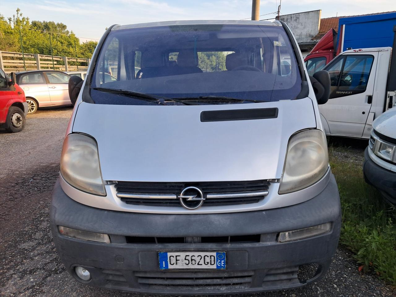 VIVARO 6 POSTI AUTOCARRO