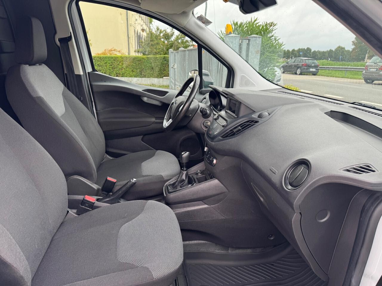 Ford Transit Courier 1.5 TDCi 75CV Van Entry