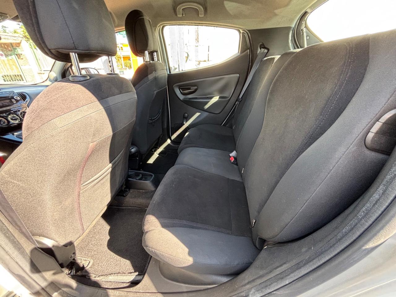 Lancia Ypsilon 0.9 TwinAir 85 CV 5 porte S&S Gold