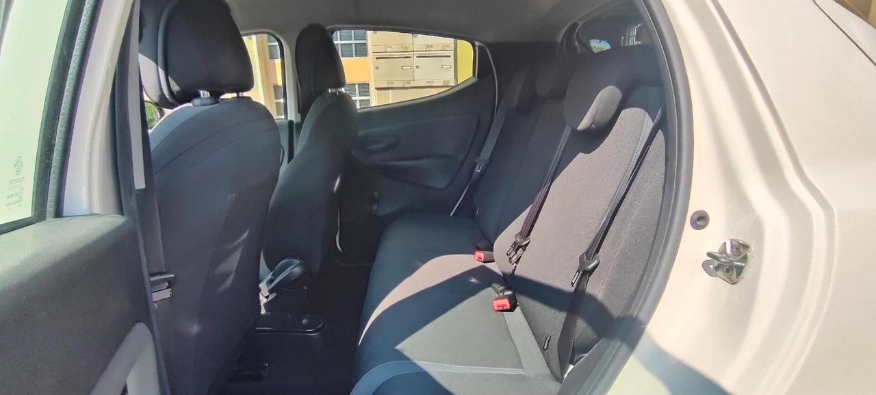 Lancia Ypsilon 1.2 69 CV 5 porte Silver