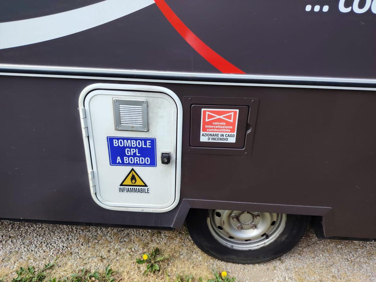 FOOD TRUCK RENAULT MASTER TD