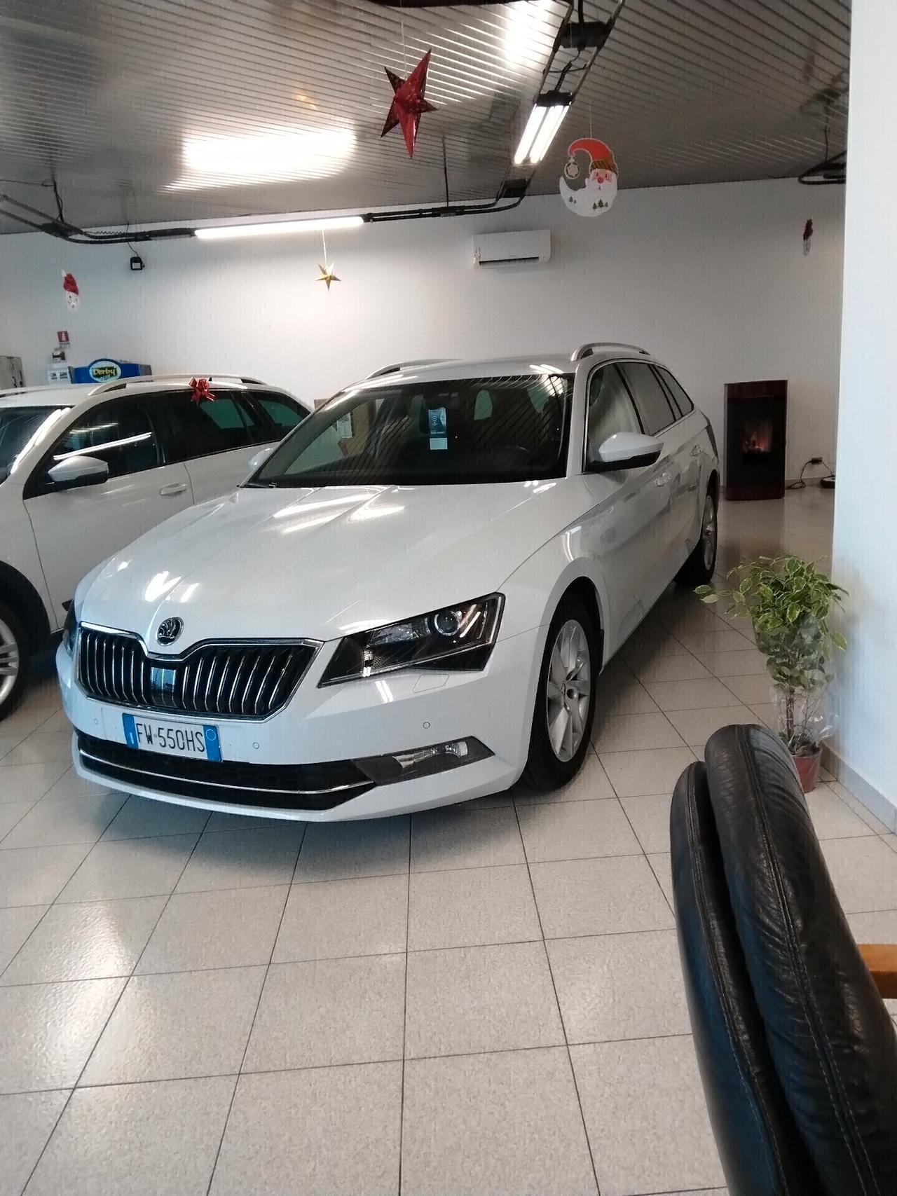 Skoda Superb 1.6 TDI DSG Wagon Ambition Neopatentati (patente dopo nuovo decreto legge del 14 dicembre 2024)