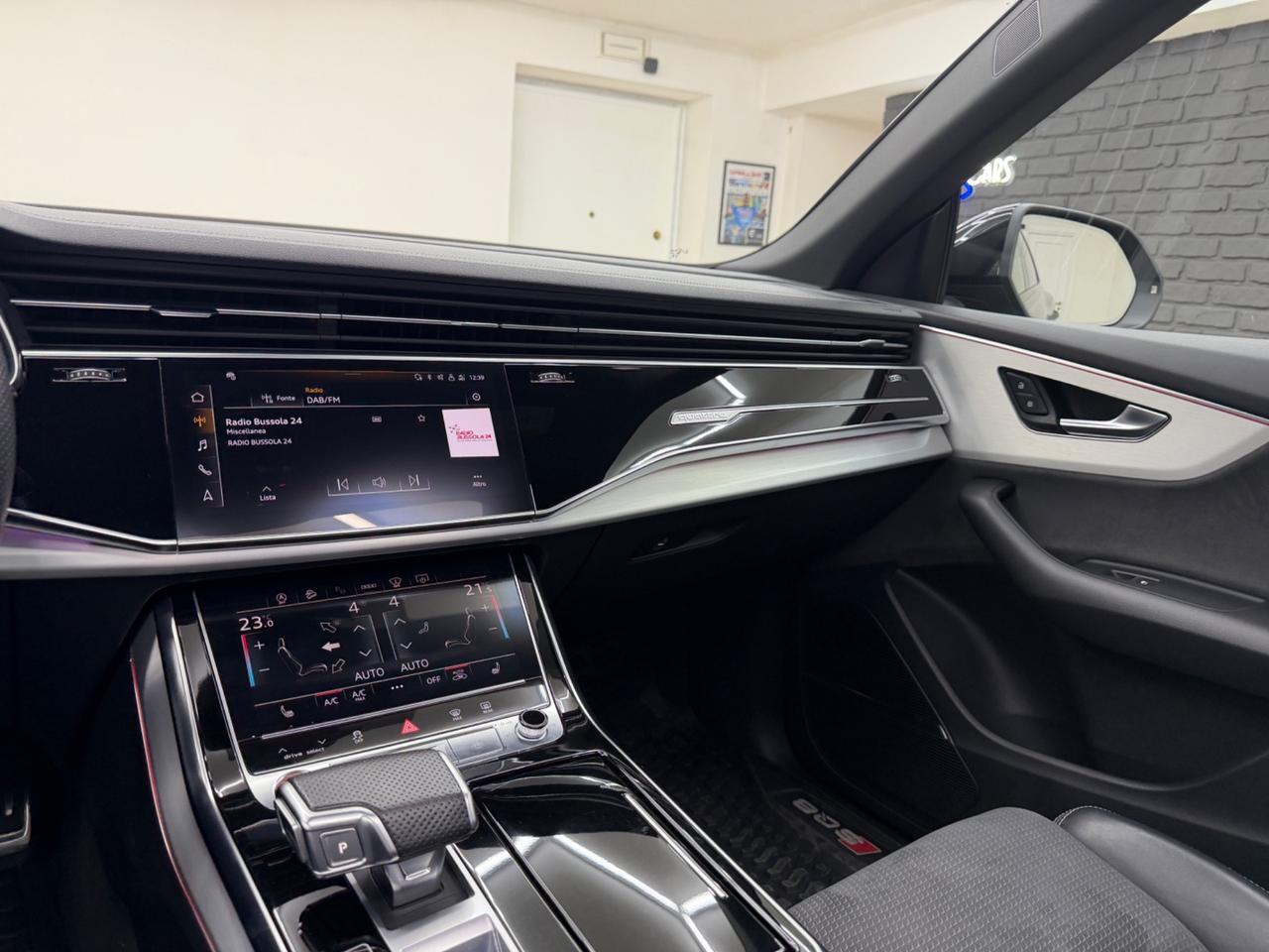 Audi SQ8 TFSI IPER FULL ITALIANA UFFICIALE