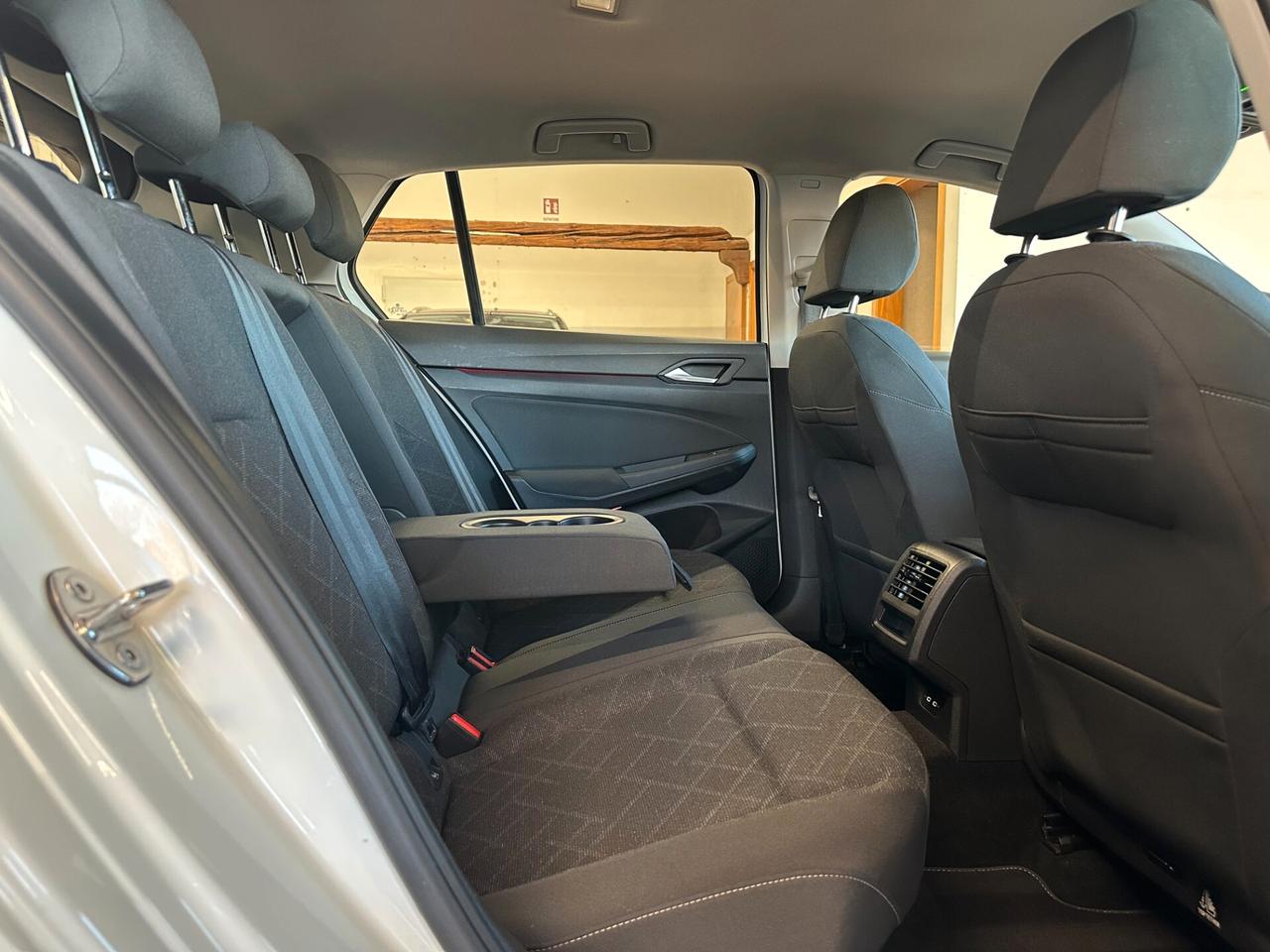 VOLKSWAGEN GOLF 2.0 TDI 115 CV SCR LIFE*CARPLAY*LUCI AMB*LED*