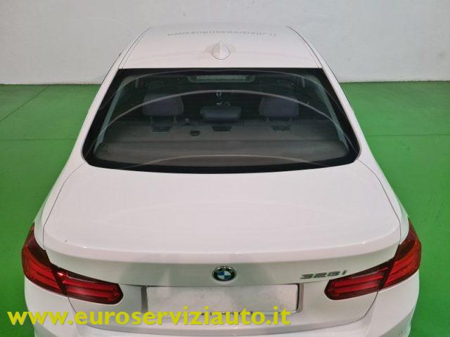 BMW 328 i Luxury