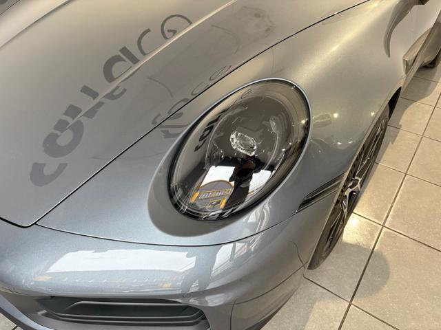 PORSCHE 992 Carrera