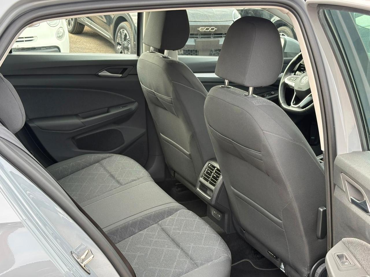 Volkswagen Golf 1.0 eTSI EVO DSG Life