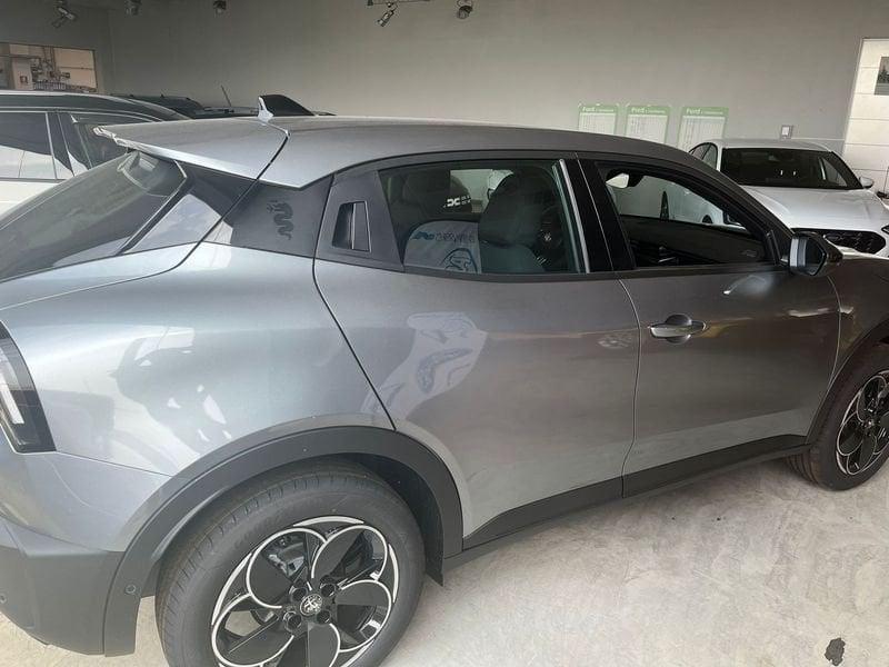 Alfa Romeo Junior 1.2 ibrida 145cv edct6