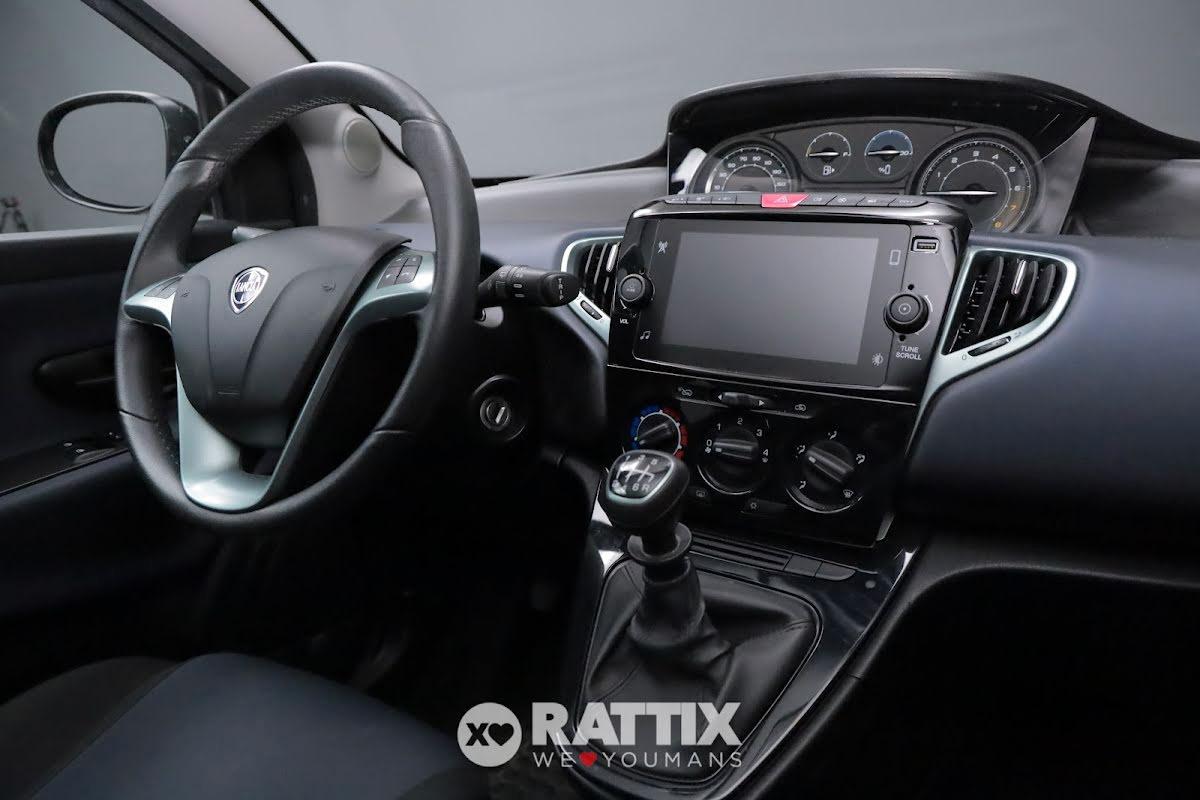 Lancia Ypsilon 1.0 Firefly Hybrid 70CV Platino