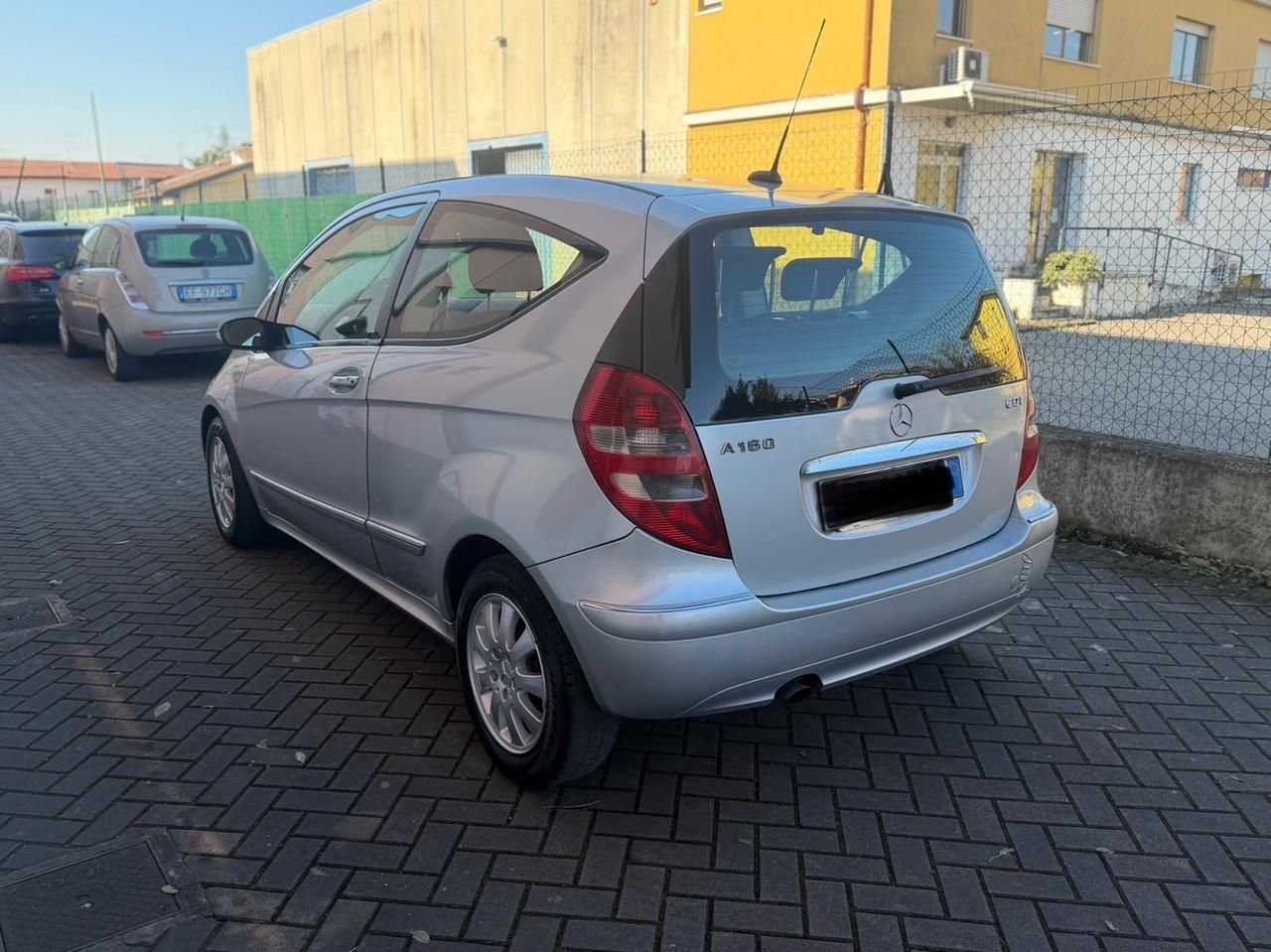 Mercedes-benz A 160 CDI BlueEFFICIENCY Coupé Elegance