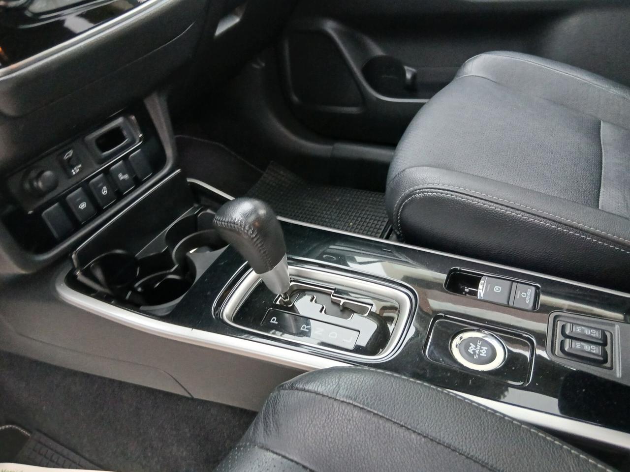Mitsubishi Outlander 2.2 DI-D 4WD Instyle Plus SDA 7 posti tua a € 199 mese