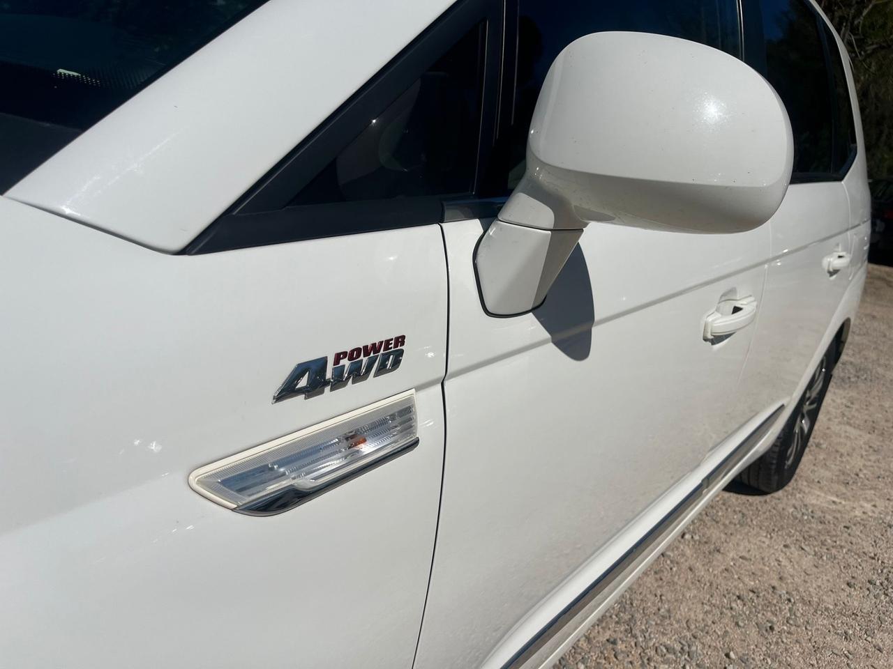 Ssangyong Rodius 2.2 Diesel - 4x4 - 7 Posti