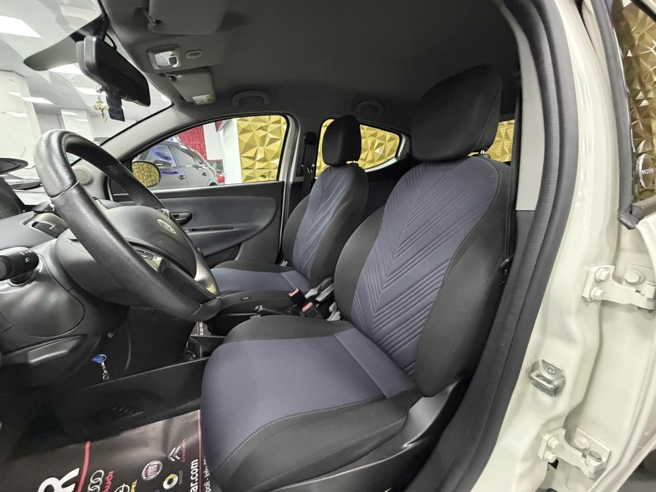 Lancia Ypsilon 1.0 FireFly 5 porte S&S Hybrid Ecochic Gold