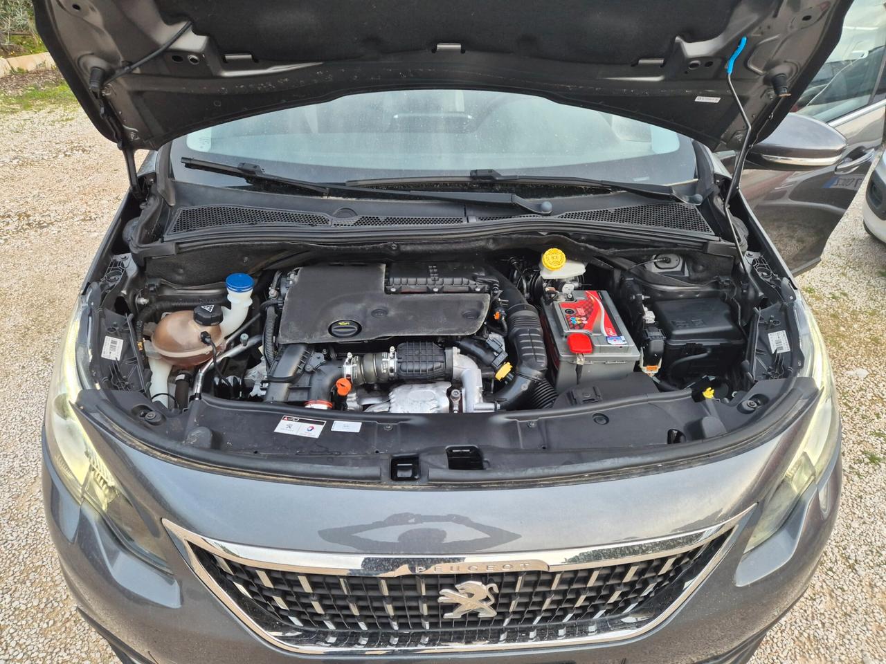 Peugeot 2008 BlueHDi 100 Allure