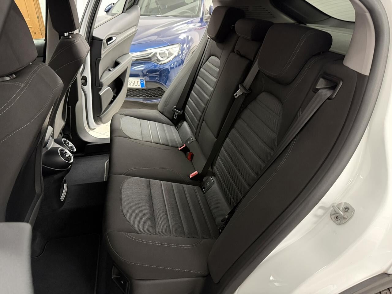 2.2 TD 160CV BUSINESS VETRI SCURI NAVIGAZIONE TAGLIANDATA