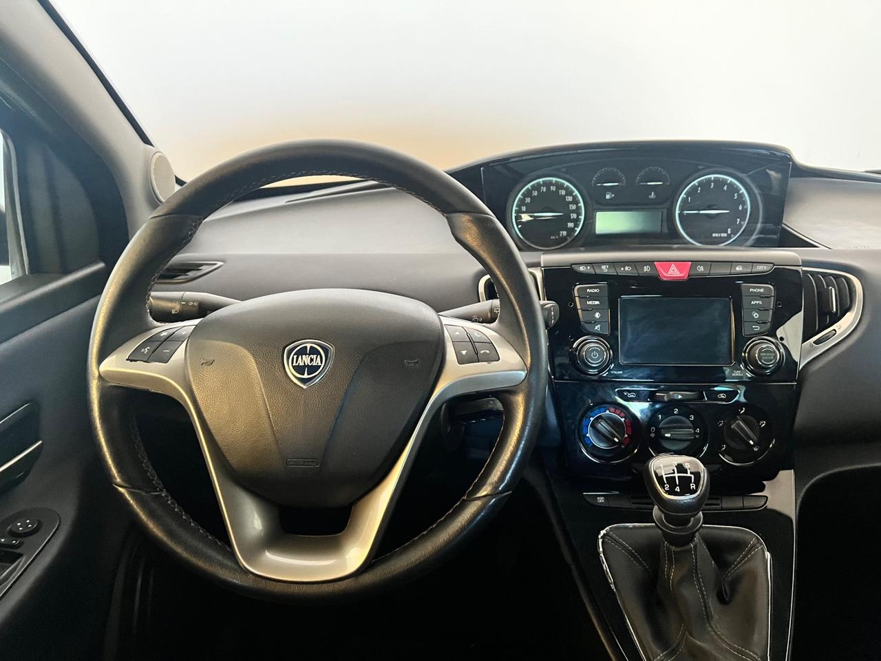 Lancia Ypsilon 1.2 69 CV 5 porte Mya