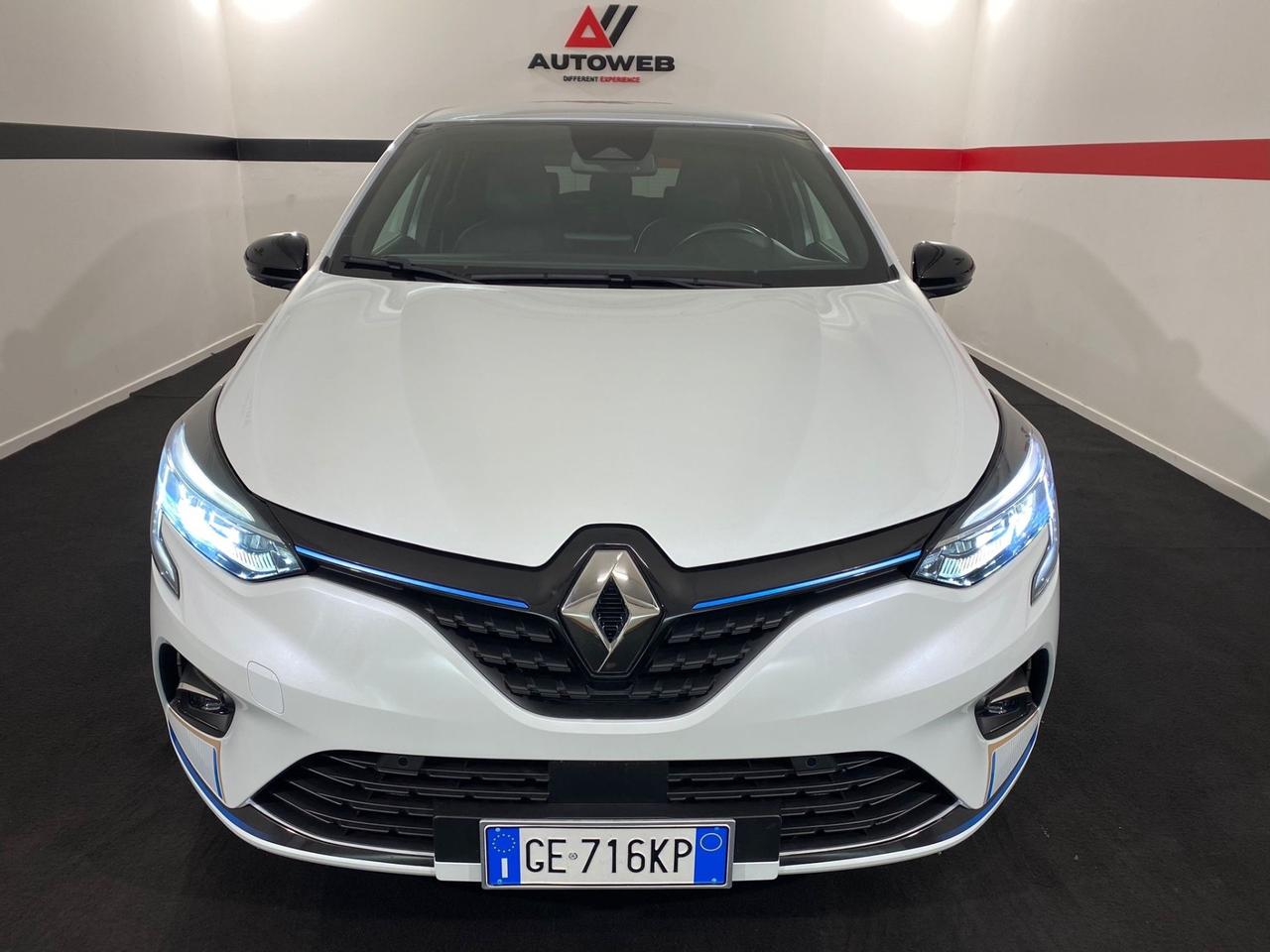 Renault Clio Full Hybrid E-Tech 140 CV 5 porte Initiale Paris