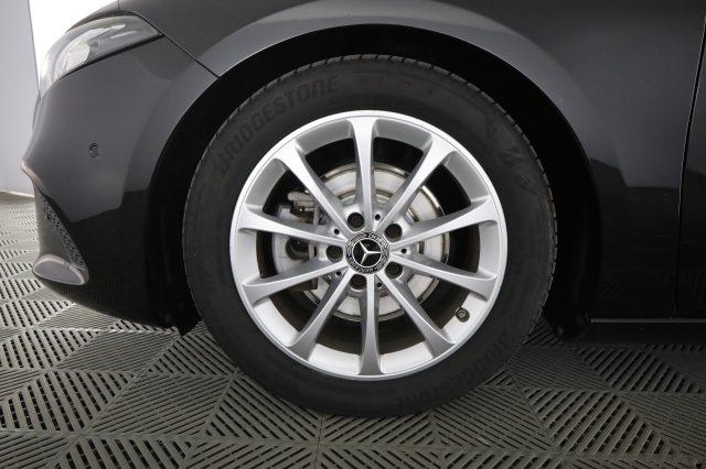 MERCEDES-BENZ A 180 A 200 d Automatic Business Extra
