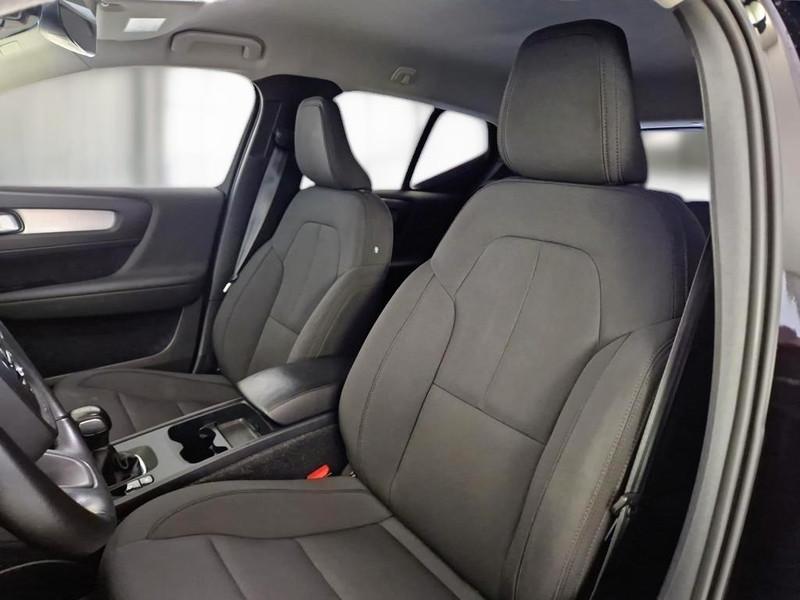 VOLVO XC40 T3 MOMENTUM PRO 5 PORTE SUV