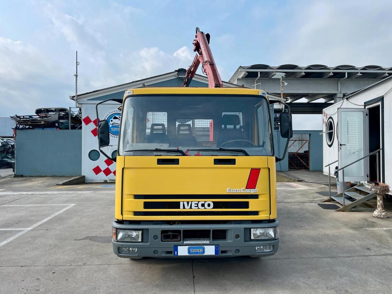 IVECO EUROCARGO 75E14 TRILATERALE + GRU FERRARI 540 A3