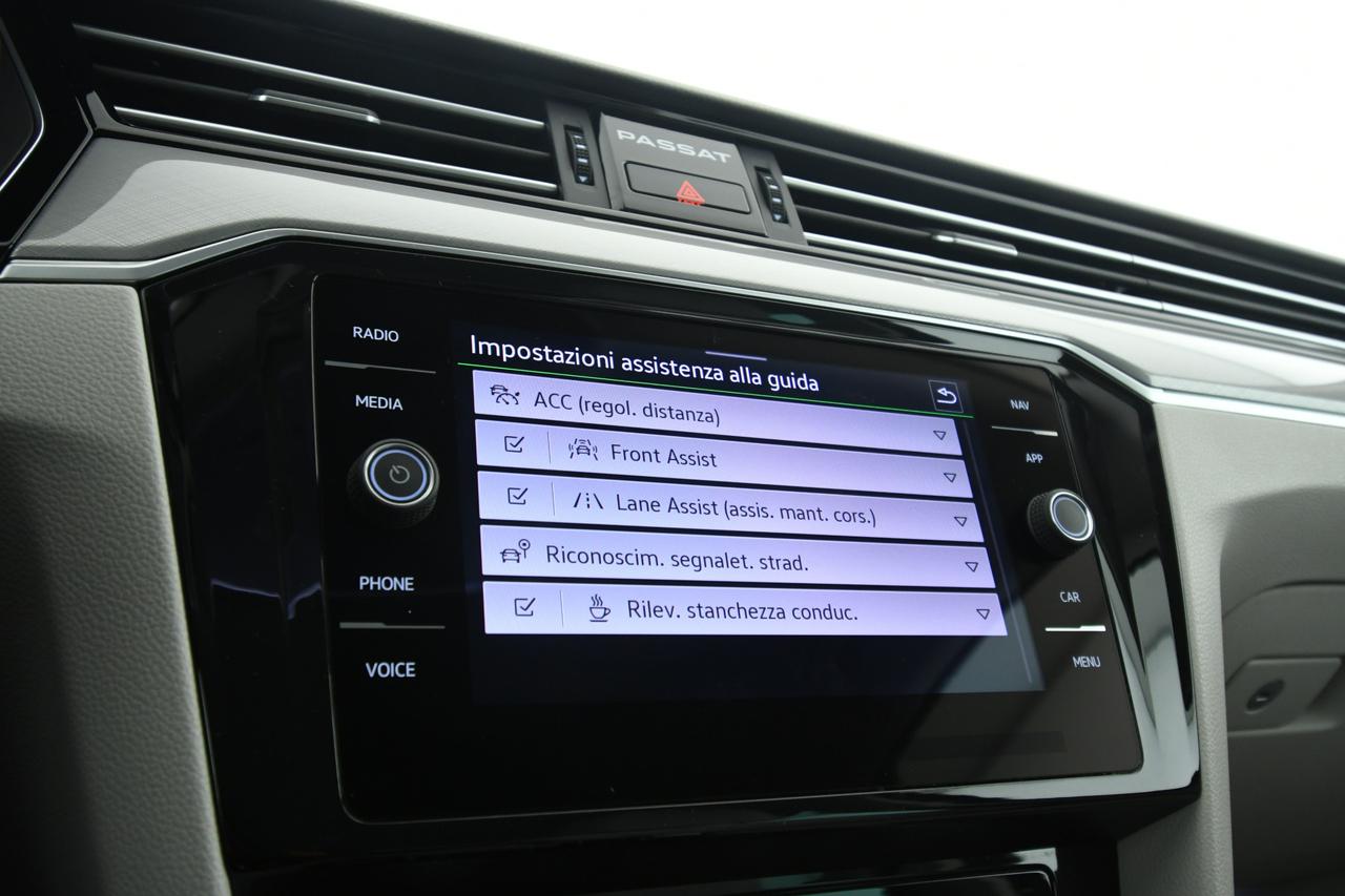 VOLKSWAGEN Passat Variant 2.0 tdi Business 150cv dsg CAMERA+LED+PELLE+ACC