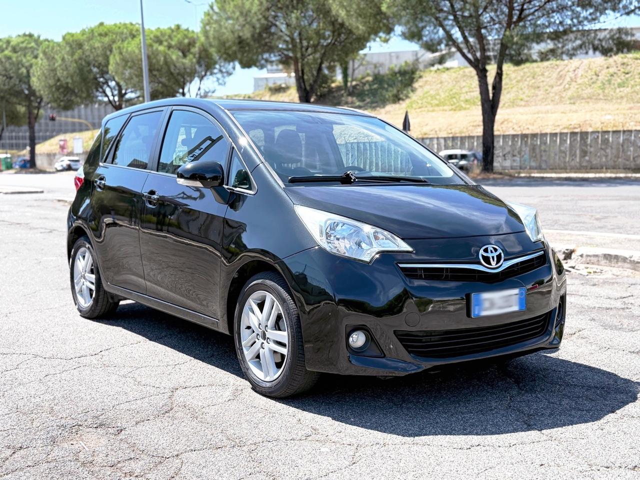Toyota Verso-S 1.3 benzina 100cv neopatentati - 2011