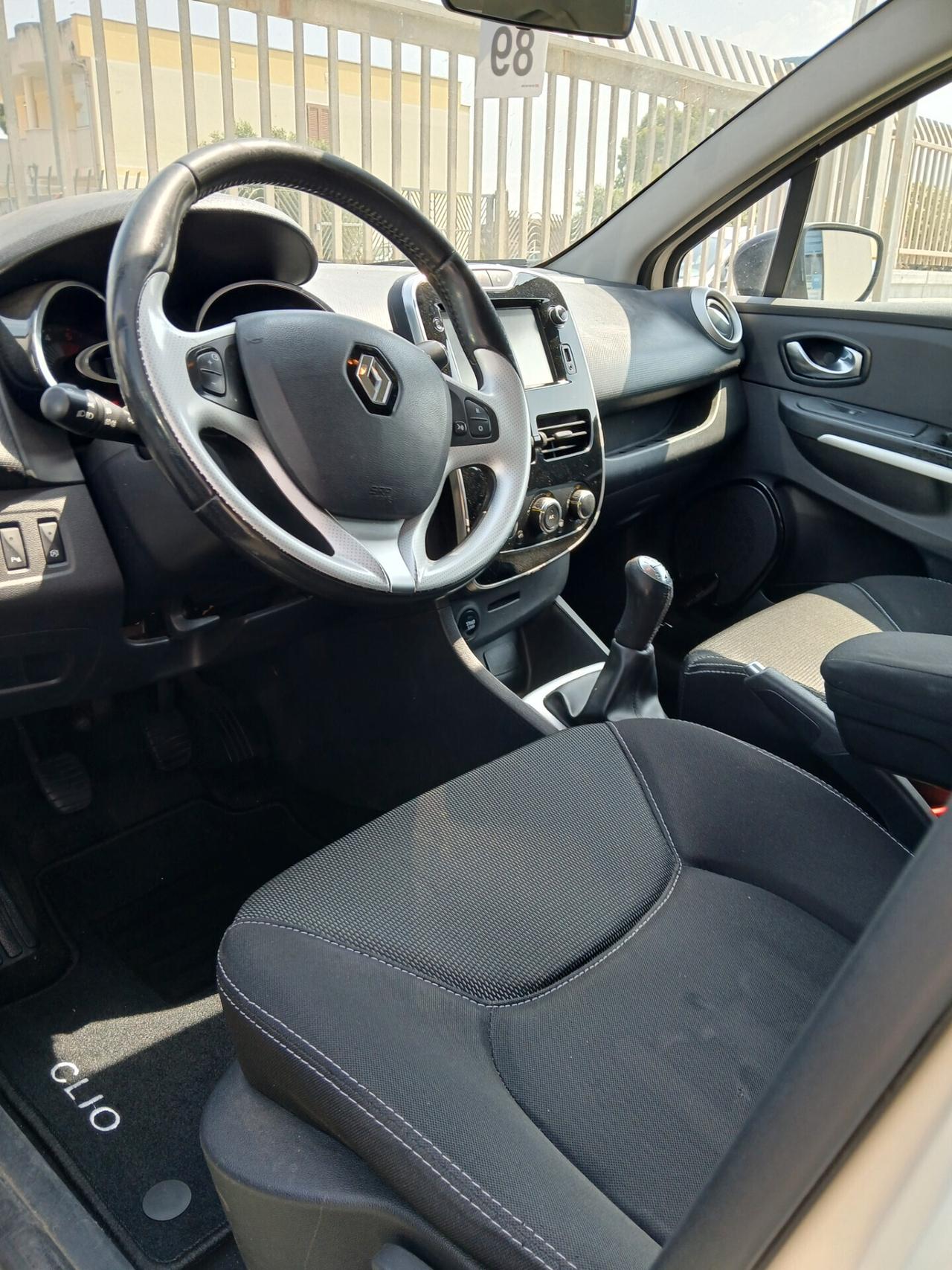 RENAULT Clio Sporter Duel 1.500 dCi 75cv